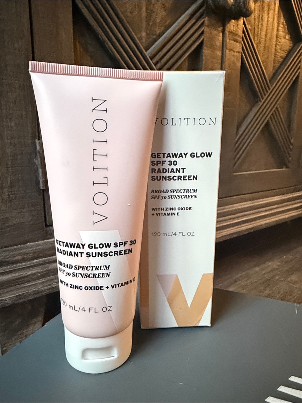 NWT Volition Getaway Glow SPF 30 Radiant Sunscreen